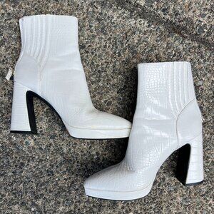 Pretty Little Thing White Croc Block Heel Point Boot, in size US 8